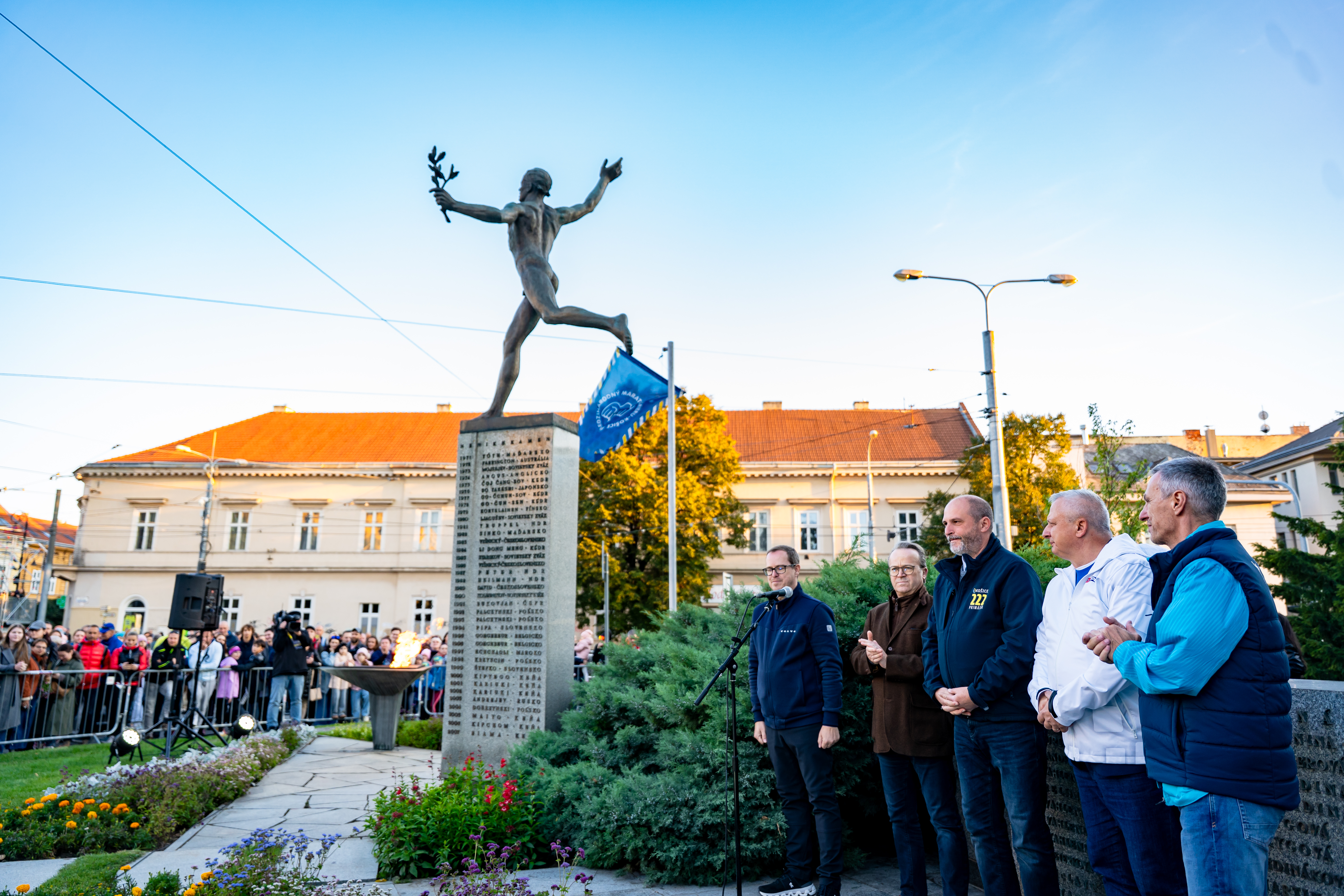 Slavnostne zapalenie Maratonskeho ohna -41